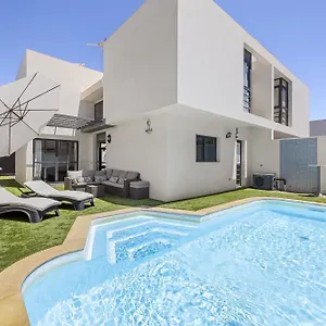 villa-paula-costa-teguise.in-canary-islands.com/